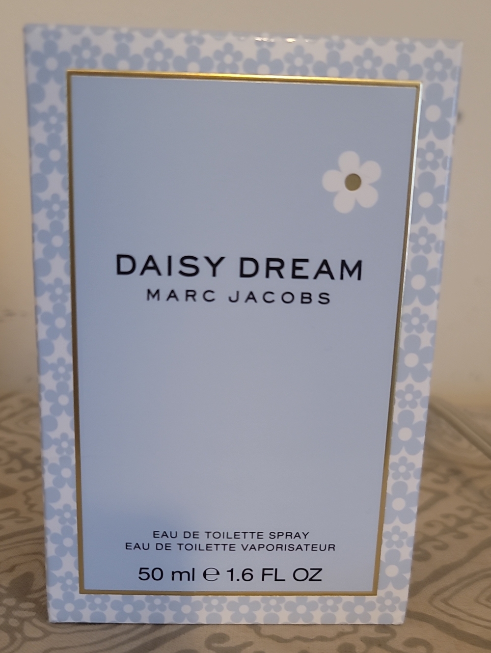 Marc Jacobs Daisy Dream - Pale Blue and White Floral Box